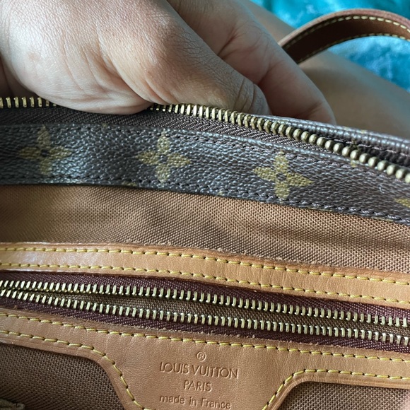 Louis Vuitton handbag. Used - Picture 3 of 5